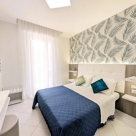 Hotel Ariane - Beachfront, Xxl Breakfast & Sea View-3